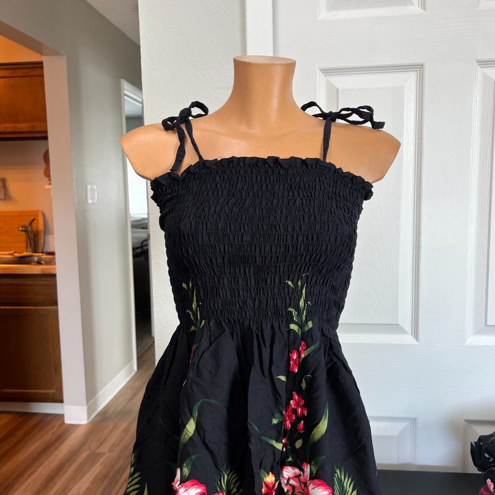 NWOT Hibiscus Collection Hawaii Floral Dress